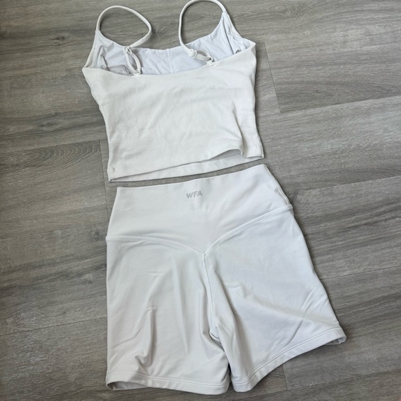 White fox active set - Picture 2 of 4